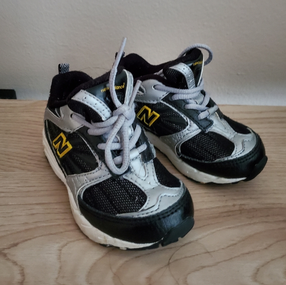 New Balance 534 Toddler size 6 shoes
